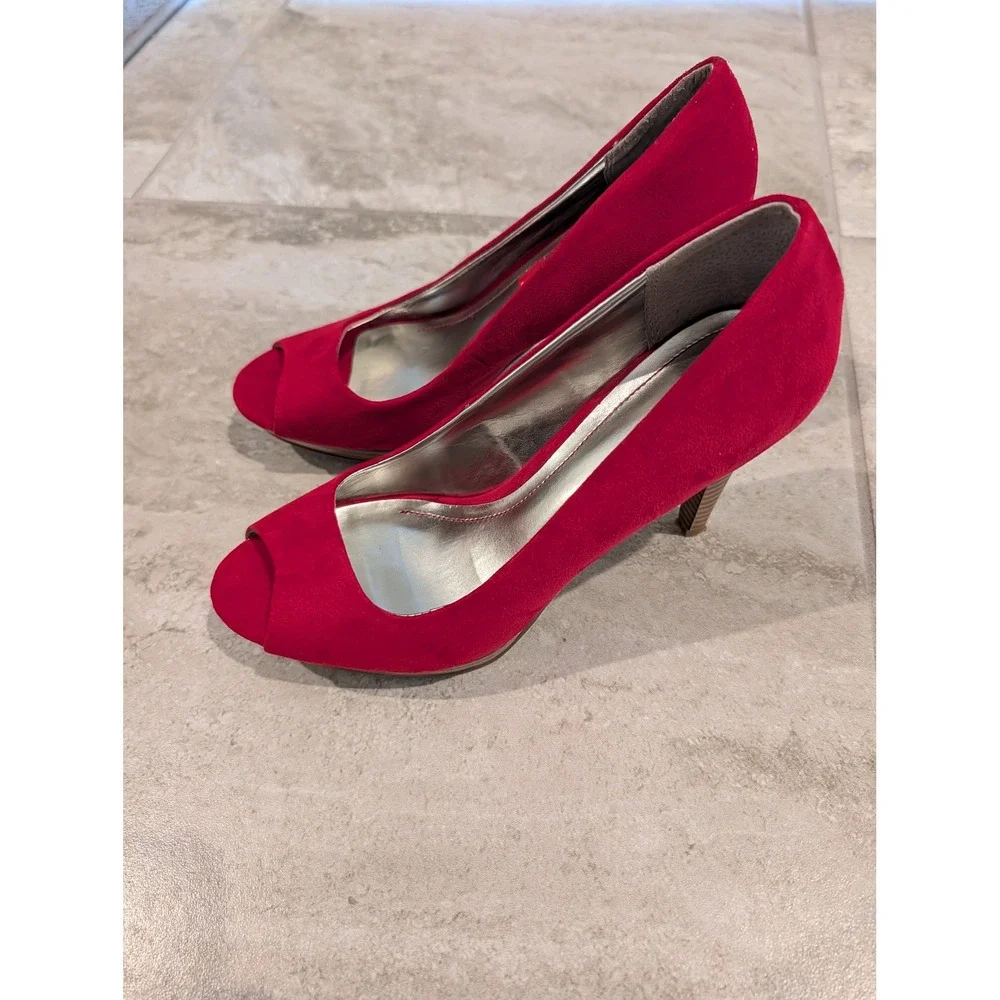 Style & Co. cocktail peep finish